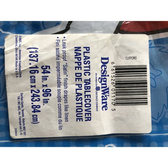 Vintage New/Old Stock Y2k Clifford The Big Red Dog Table Cover Plastic Sealed - Picture 2 of 3